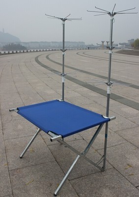 臨海市金蘋果塑鋼制品廠新品解析 多功能折疊飾品展示架，賦能夜市地?cái)偨?jīng)濟(jì)